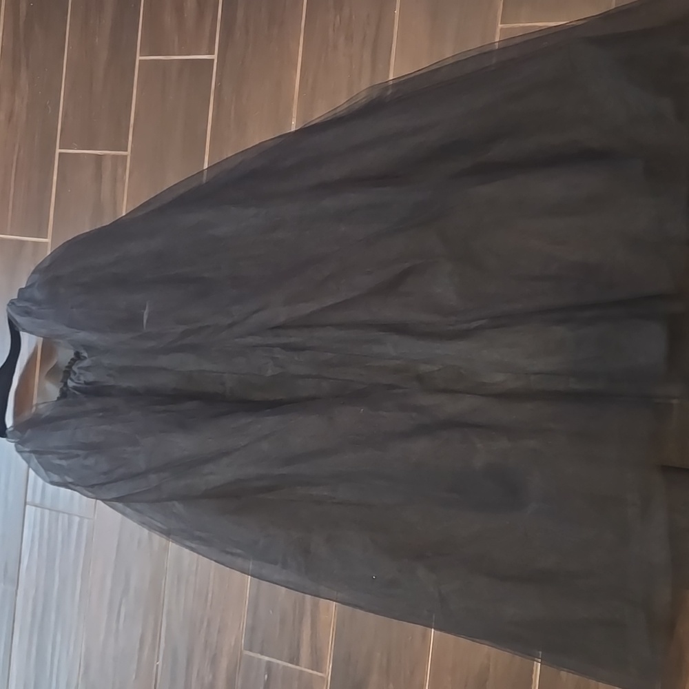 Elegant Black Tulle Open Front Skirt - Picture 5 of 5